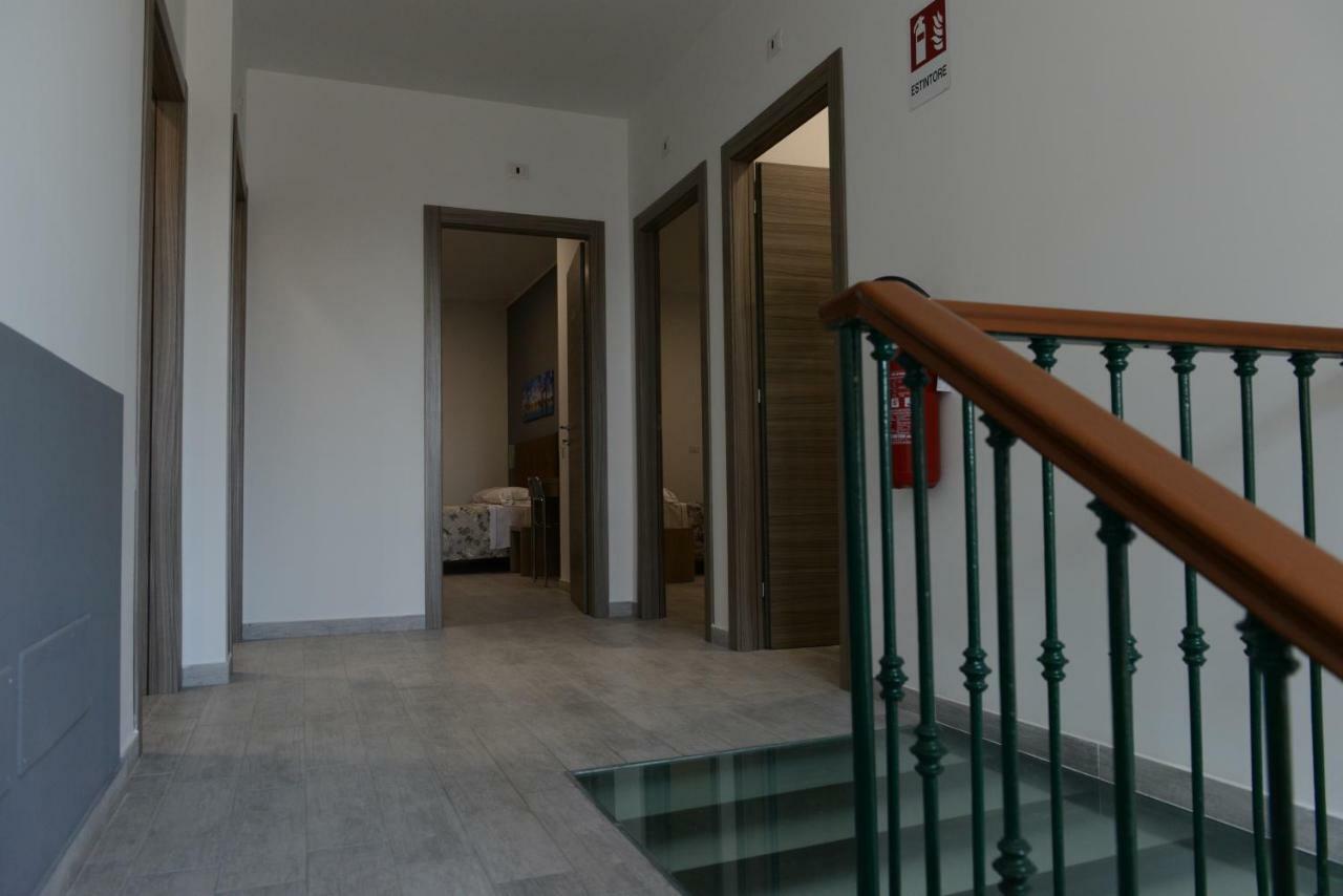 Hotel Oregon Milano Ngoại thất bức ảnh