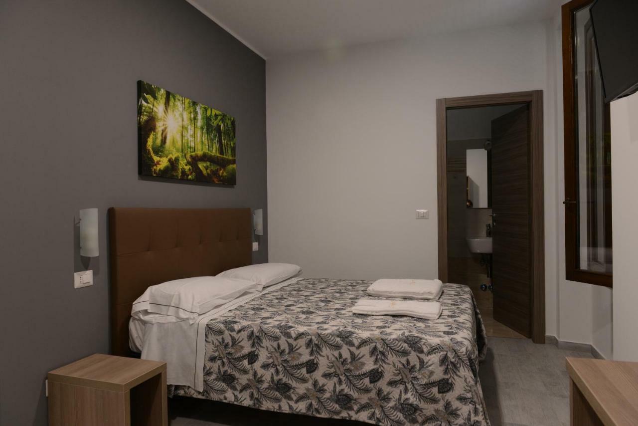 Hotel Oregon Milano Ngoại thất bức ảnh