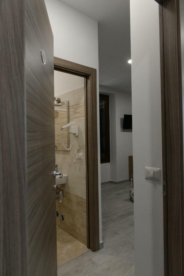 Hotel Oregon Milano Ngoại thất bức ảnh
