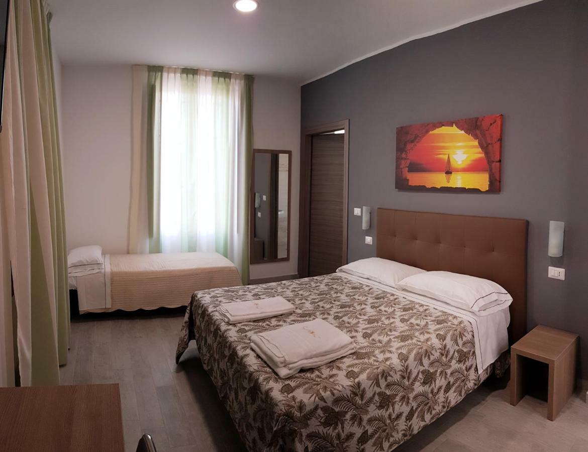 Hotel Oregon Milano Ngoại thất bức ảnh