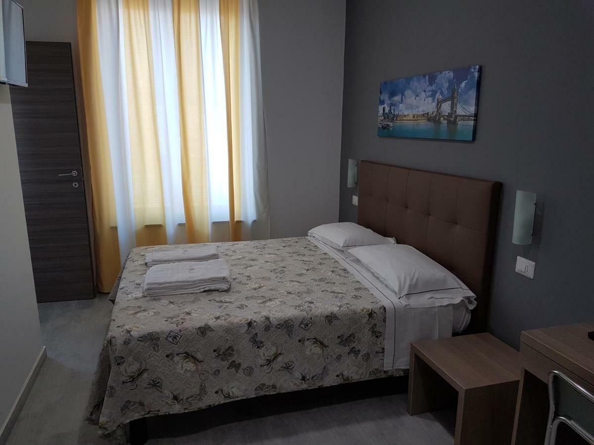 Hotel Oregon Milano Ngoại thất bức ảnh