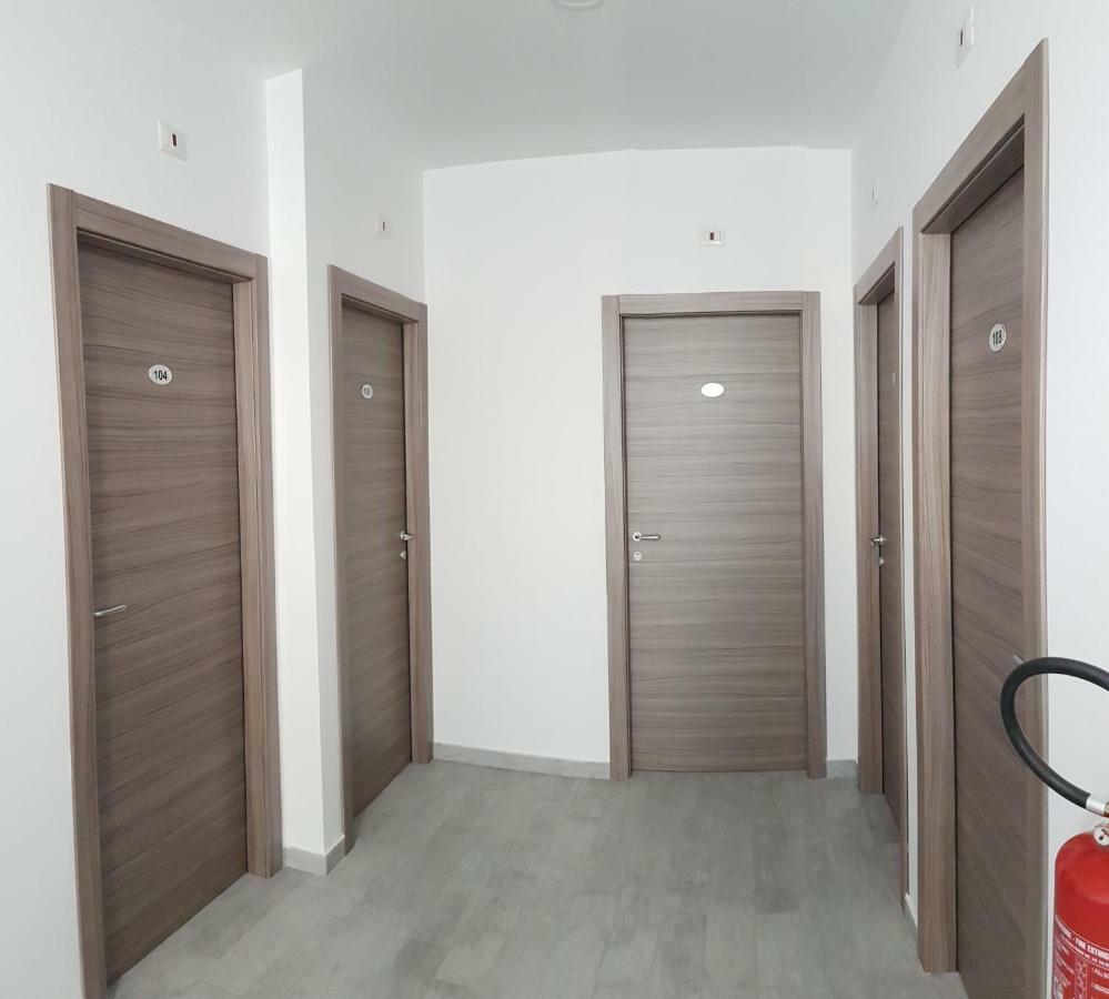Hotel Oregon Milano Ngoại thất bức ảnh